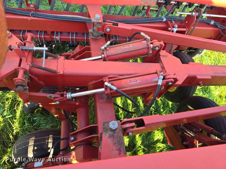 image for item DR3979 Sunflower 9421-25 grain drill