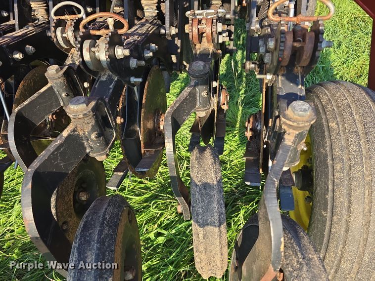 image for item DR3979 Sunflower 9421-25 grain drill