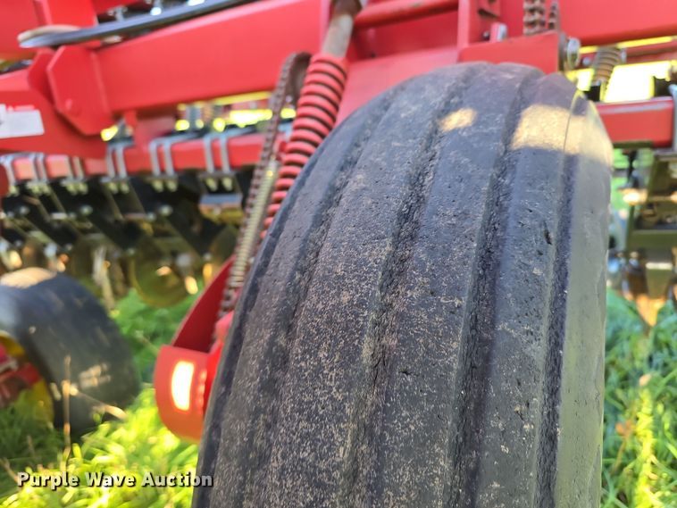 image for item DR3979 Sunflower 9421-25 grain drill