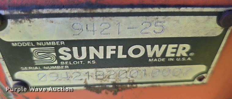 image for item DR3979 Sunflower 9421-25 grain drill
