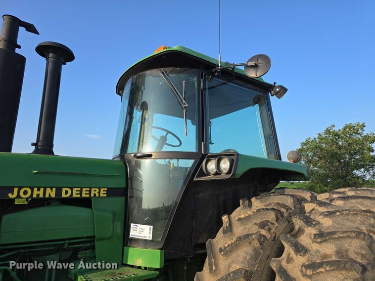image for item DR3980 1990 John Deere 4755 MFWD tractor