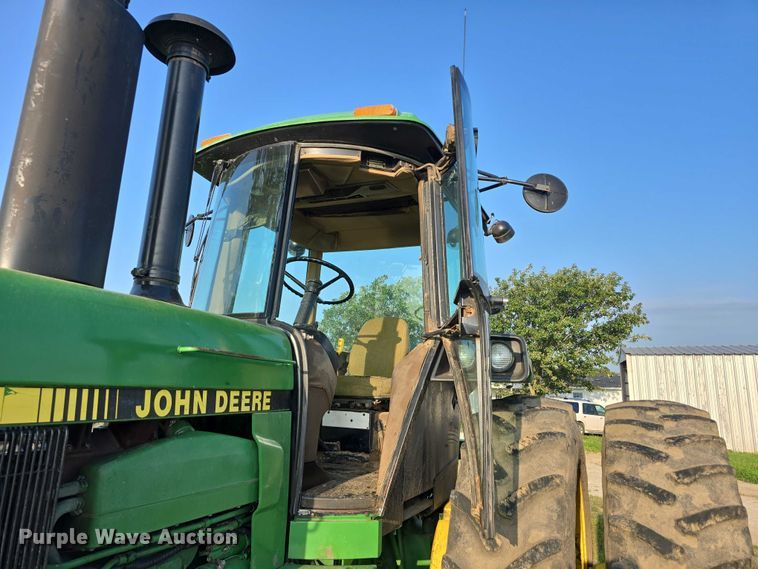image for item DR3980 1990 John Deere 4755 MFWD tractor