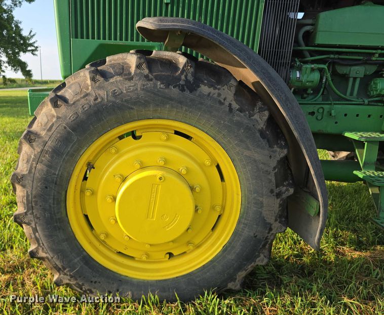 image for item DR3980 1990 John Deere 4755 MFWD tractor