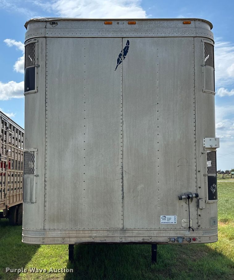 image for item DT3279 1998 Featherlite livestock trailer