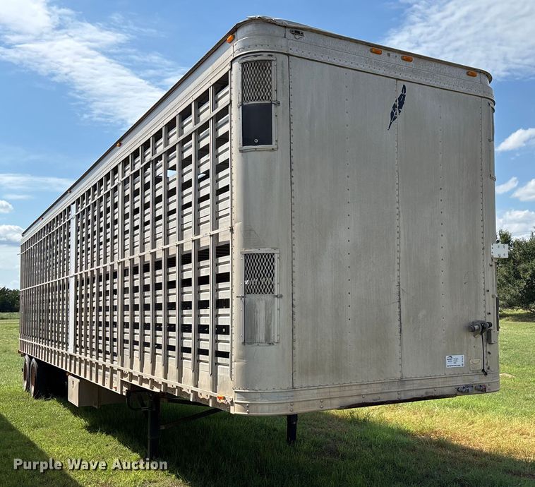 image for item DT3279 1998 Featherlite livestock trailer