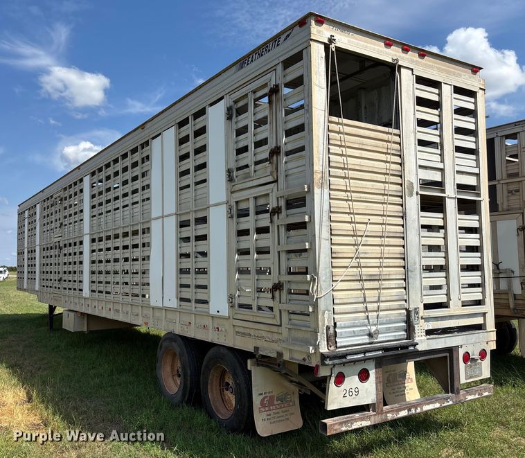 image for item DT3279 1998 Featherlite livestock trailer