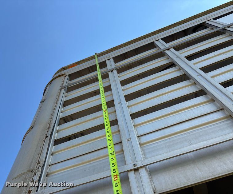 image for item DT3279 1998 Featherlite livestock trailer