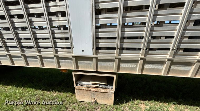 image for item DT3279 1998 Featherlite livestock trailer