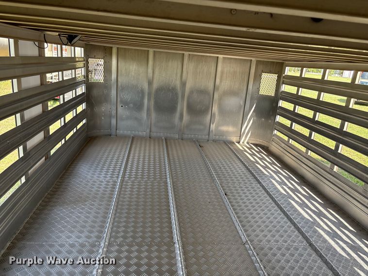 image for item DT3279 1998 Featherlite livestock trailer