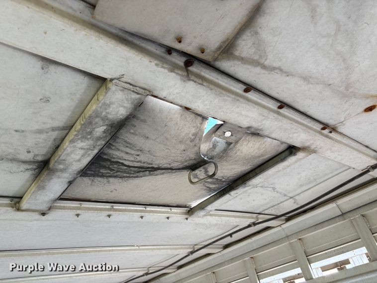 image for item DT3279 1998 Featherlite livestock trailer