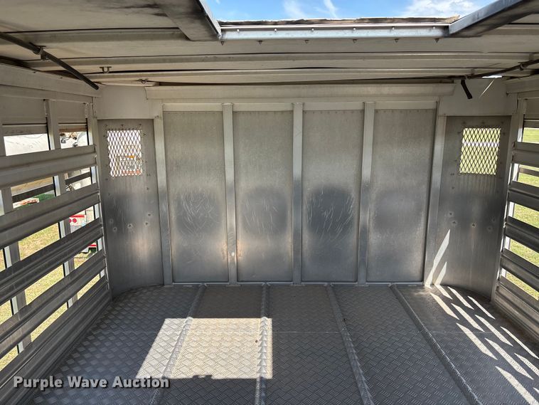 image for item DT3279 1998 Featherlite livestock trailer