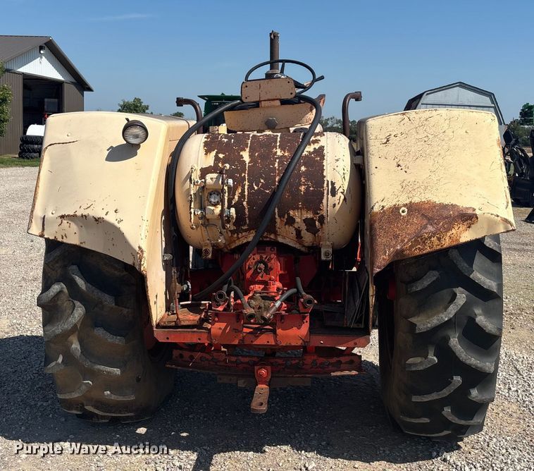 image for item DT3291 Case 930 Comfort King tractor