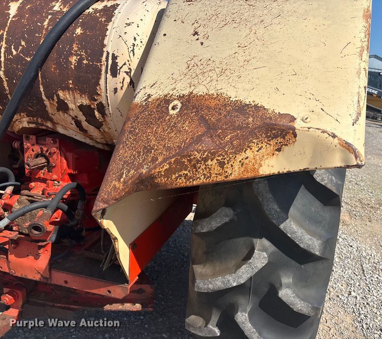 image for item DT3291 Case 930 Comfort King tractor