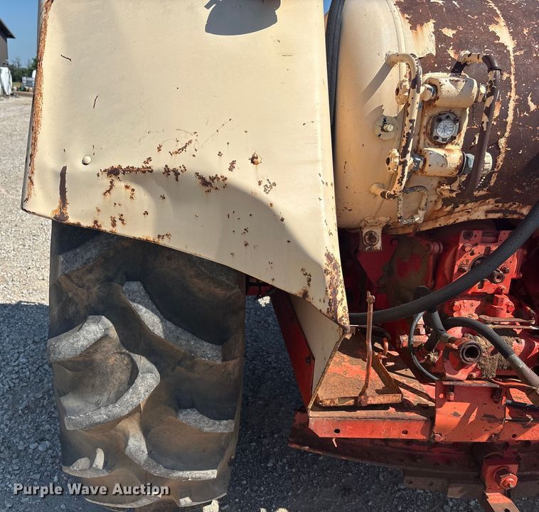 image for item DT3291 Case 930 Comfort King tractor