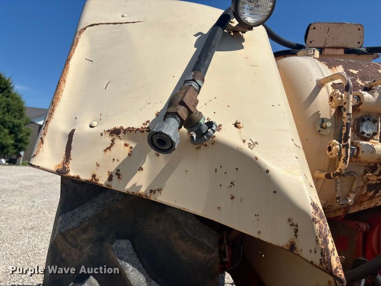 image for item DT3291 Case 930 Comfort King tractor