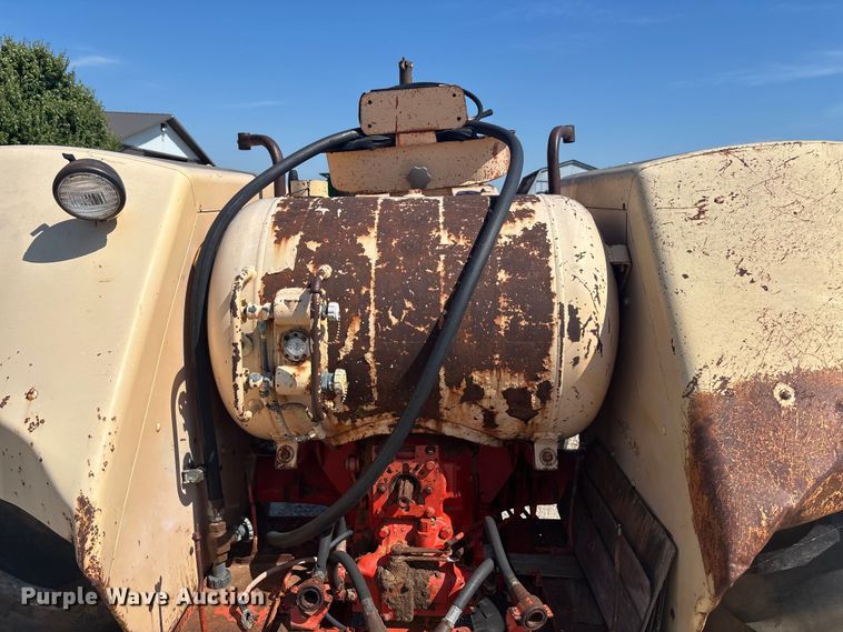 image for item DT3291 Case 930 Comfort King tractor