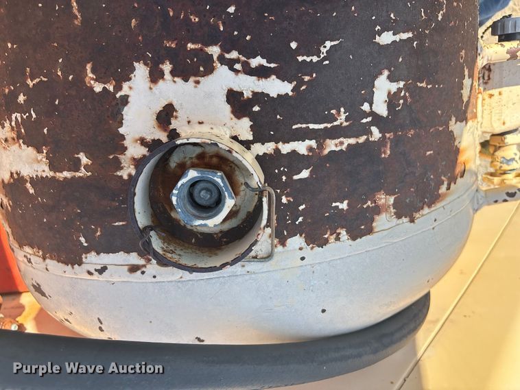 image for item DT3291 Case 930 Comfort King tractor