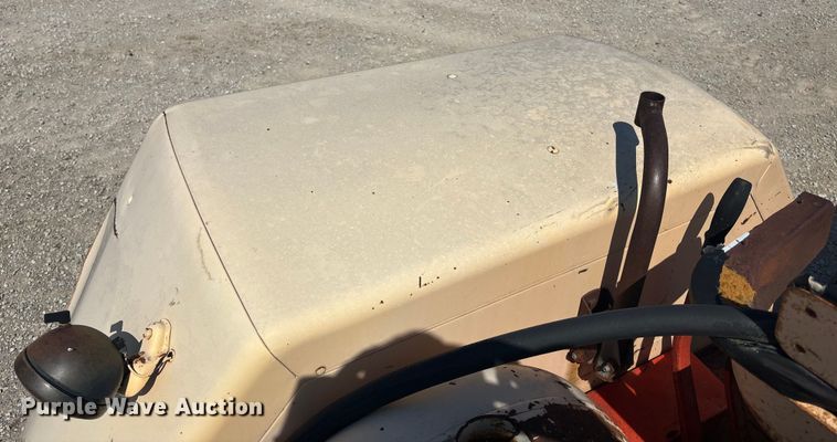 image for item DT3291 Case 930 Comfort King tractor