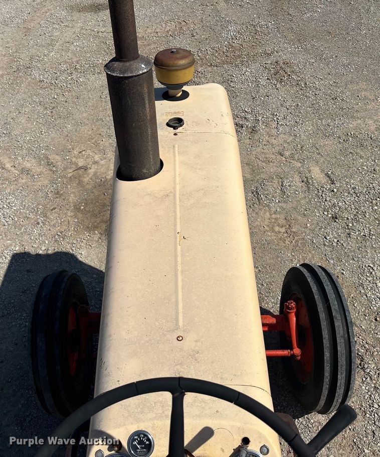 image for item DT3291 Case 930 Comfort King tractor