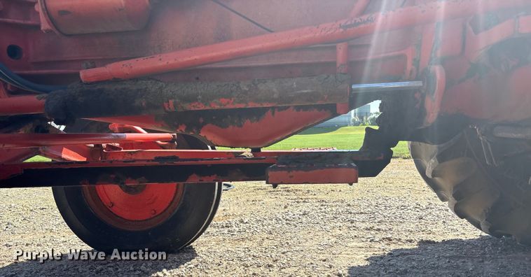 image for item DT3291 Case 930 Comfort King tractor