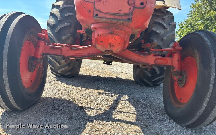 image for item DT3291 Case 930 Comfort King tractor