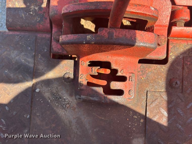 image for item DT3291 Case 930 Comfort King tractor