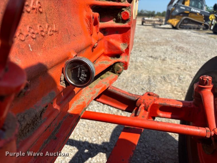 image for item DT3291 Case 930 Comfort King tractor