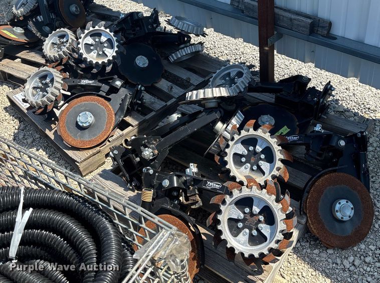 image for item DT3313 (12) row unit components