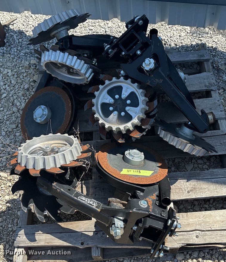 image for item DT3313 (12) row unit components