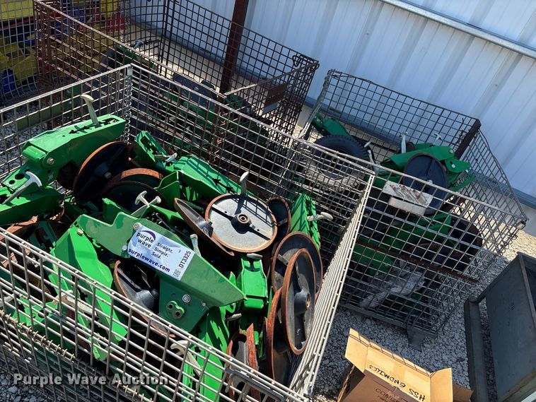 image for item DT3325 Approximately 70 closing wheel units