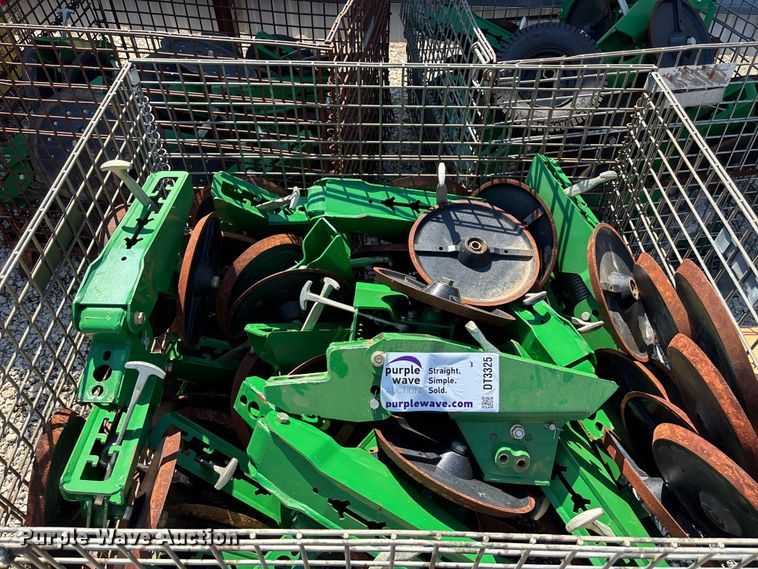 image for item DT3325 Approximately 70 closing wheel units