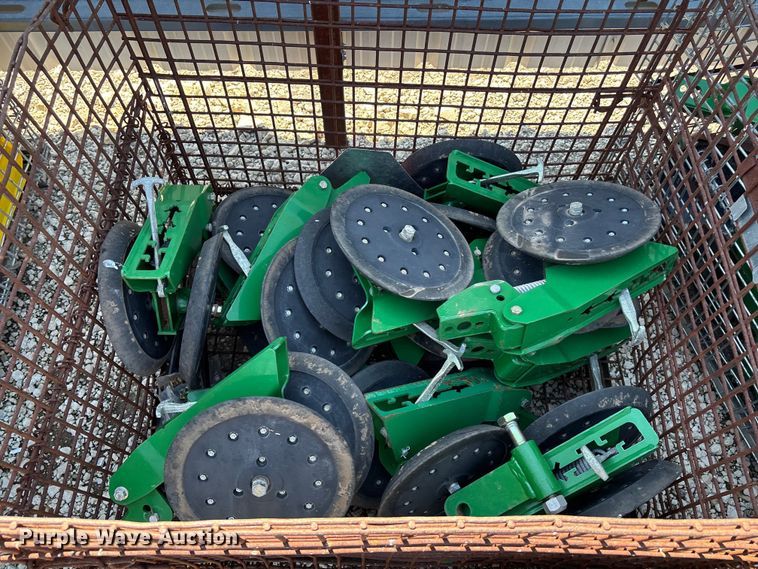 image for item DT3325 Approximately 70 closing wheel units