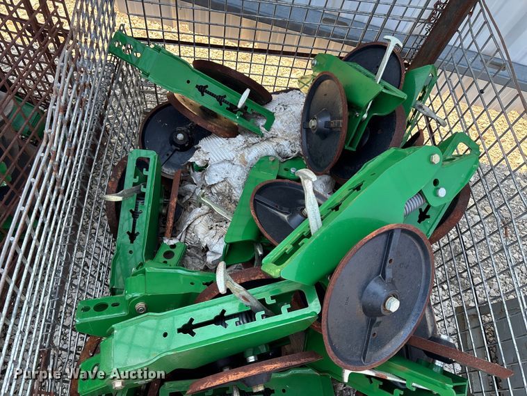 image for item DT3325 Approximately 70 closing wheel units