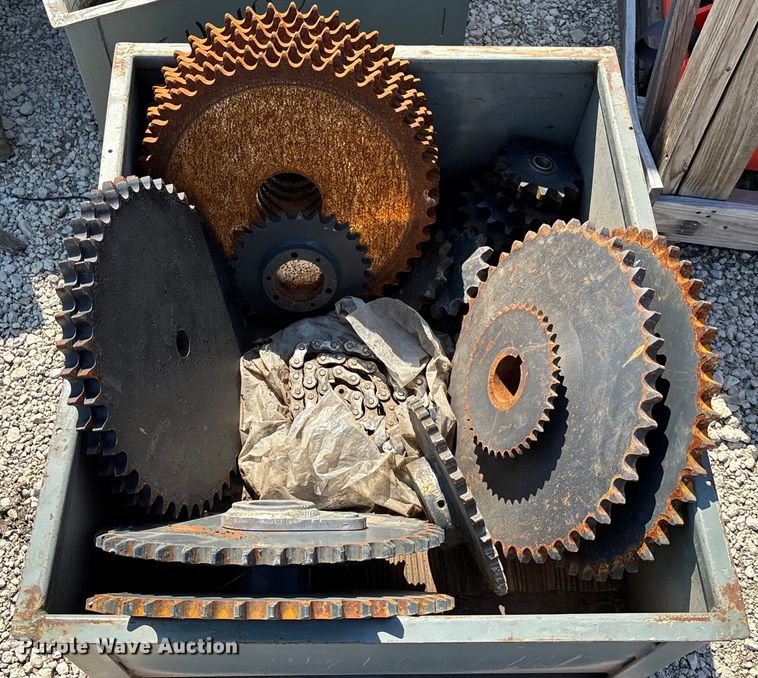 image for item DT3327 Baler parts