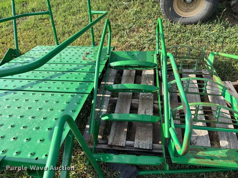 image for item DT3333 Assorted catwalks and steps