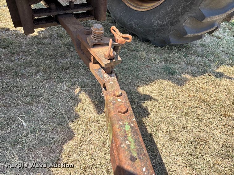 image for item DT3351 John Deere 346 small square baler