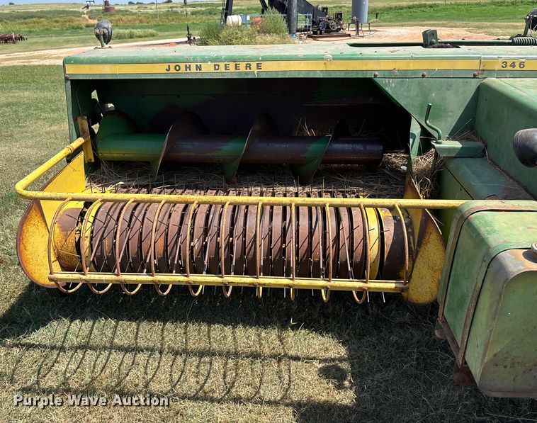 image for item DT3351 John Deere 346 small square baler