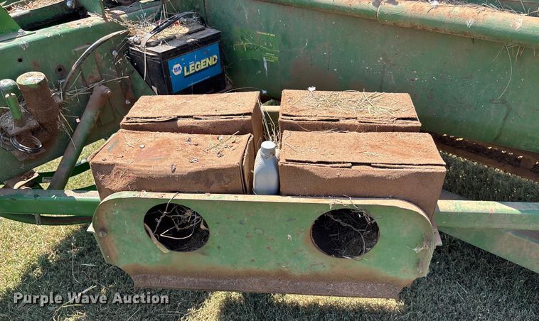 image for item DT3351 John Deere 346 small square baler