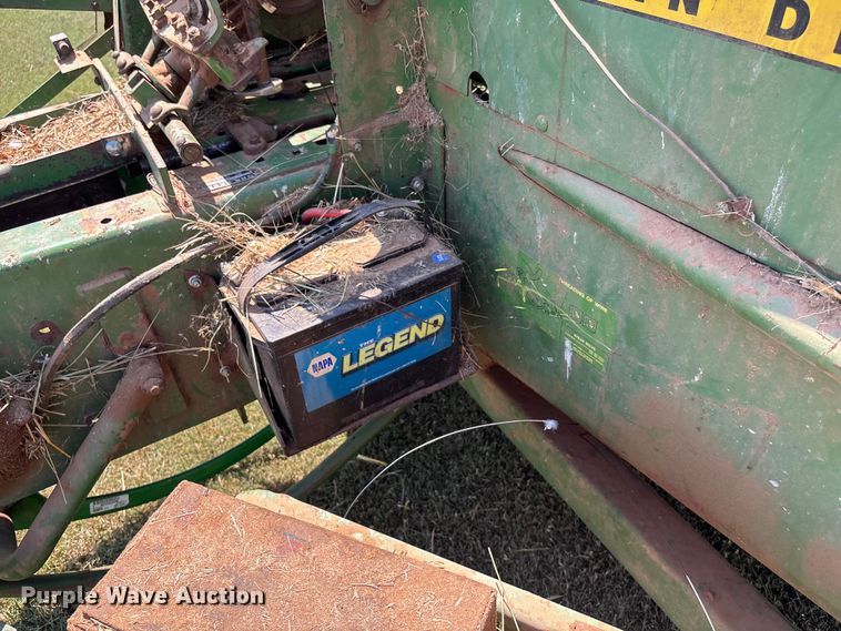 image for item DT3351 John Deere 346 small square baler