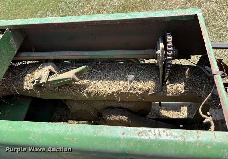 image for item DT3351 John Deere 346 small square baler