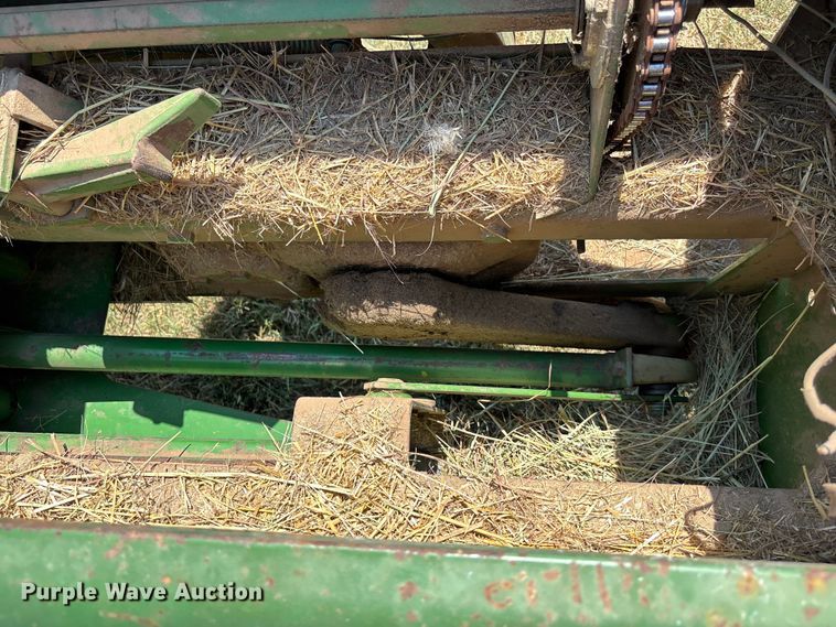 image for item DT3351 John Deere 346 small square baler