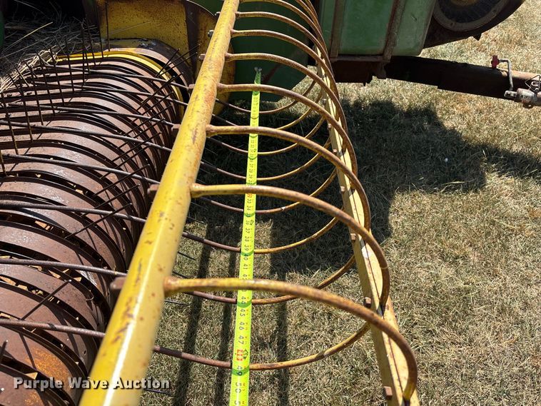 image for item DT3351 John Deere 346 small square baler