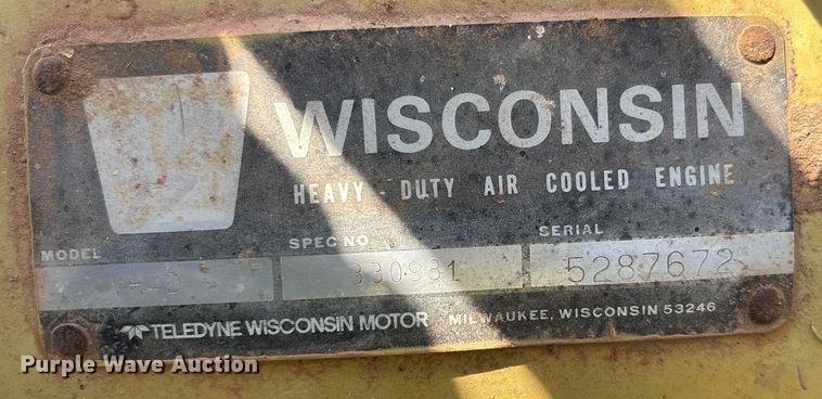 image for item DT3351 John Deere 346 small square baler