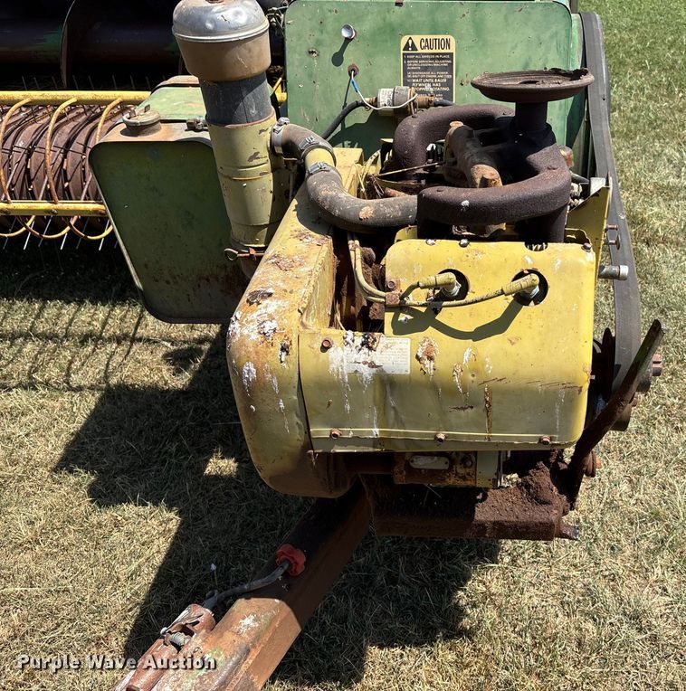 image for item DT3351 John Deere 346 small square baler