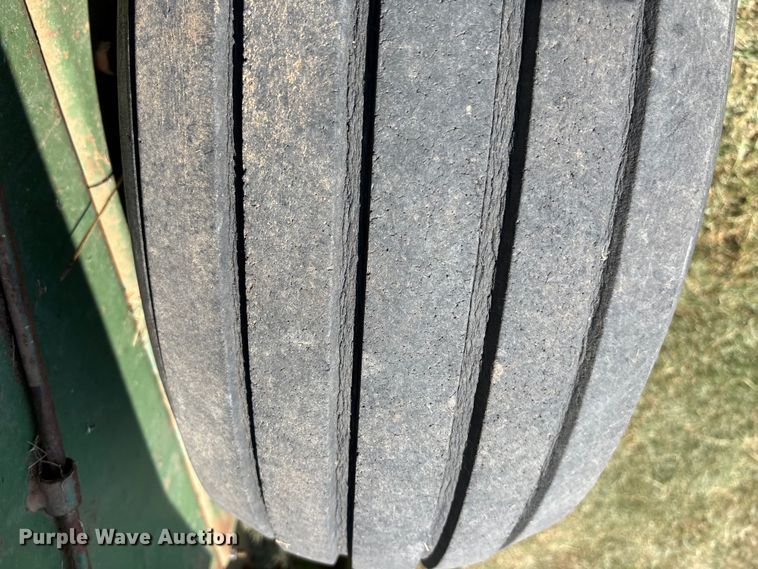 image for item DT3351 John Deere 346 small square baler