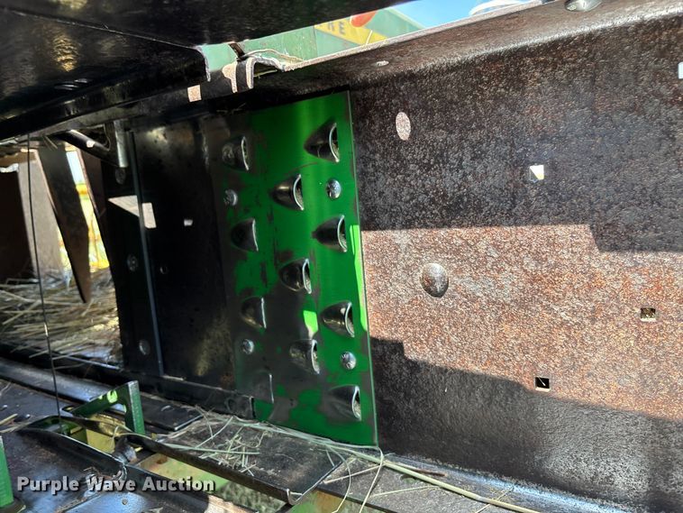 image for item DT3351 John Deere 346 small square baler