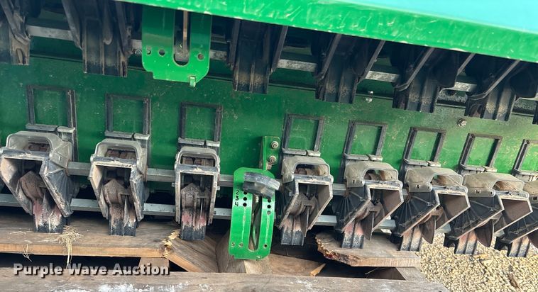 image for item DT3353 (2) BD7600 seed boxes