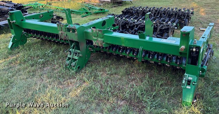 image for item DT3359  BD7600 grain drill center section