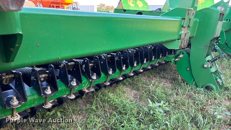 image for item DT3359  BD7600 grain drill center section