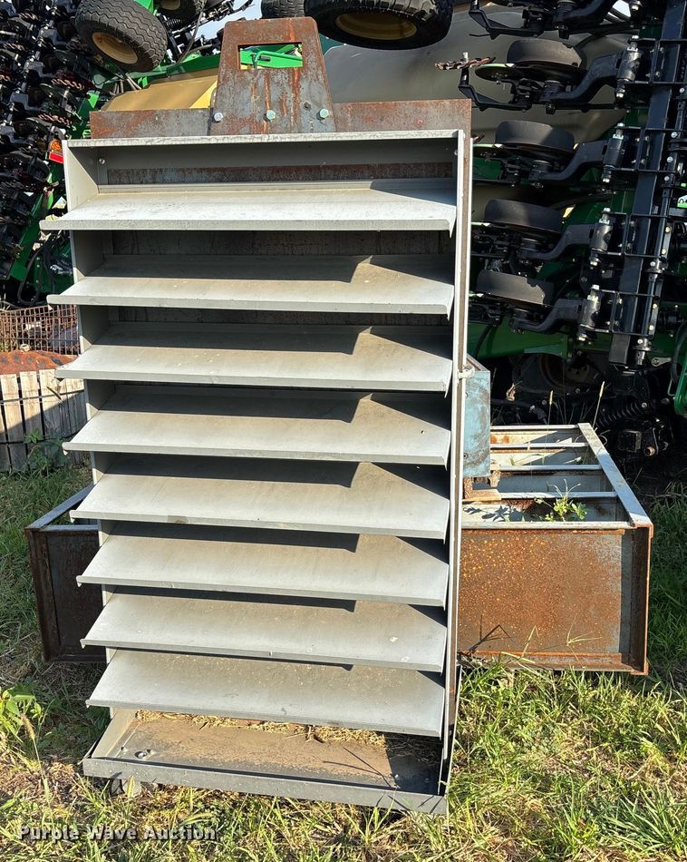 image for item DT3369 (4) Shelves